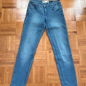 Garage size:03 jeans!